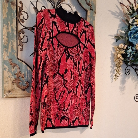 ☆☆New York & Co. Vibrant Red Snake Sweater. NWOT Size Medium ■ Offers Welcome - Picture 4 of 11
